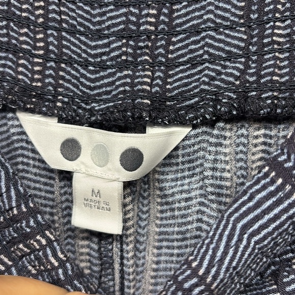 Three Dots Women's Pull On Gauze Fabric Shorts Blue Size medium - Picture 5 of 8